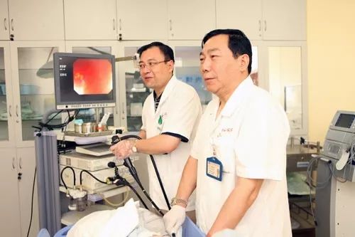 先进报道他使中国内镜迈向世界舞台上海市劳模姚礼庆