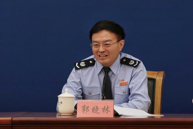 下面我们请国家税务总局稽查局局长郭晓林局长通报有关情况.