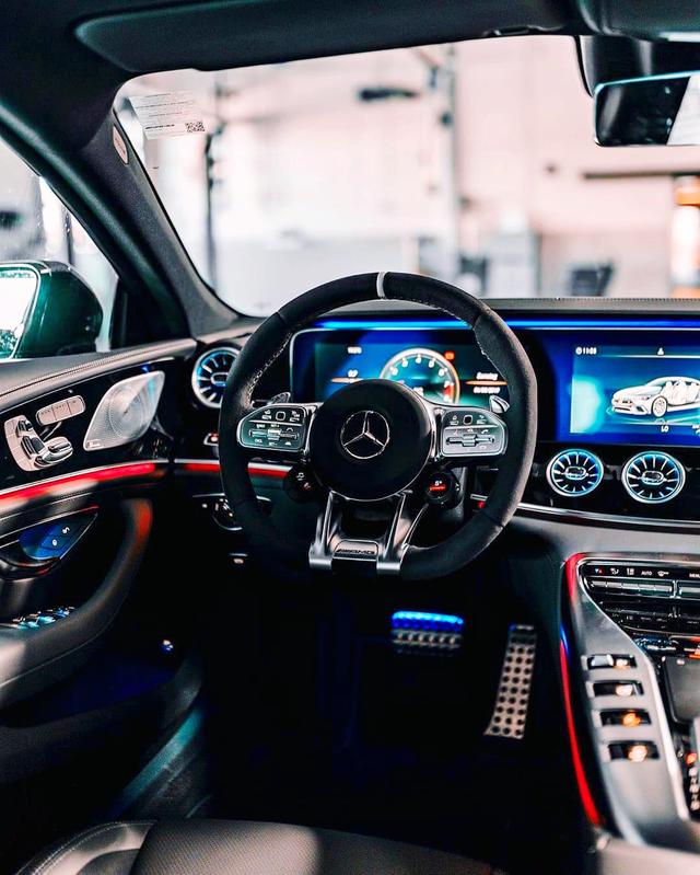 纯黑amg gt 63 s,这内饰无敌了!