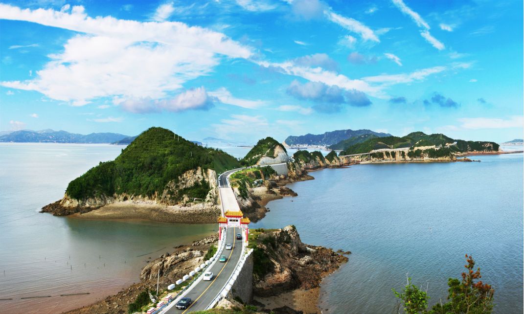 68公里位处瓯江口外东南方向全国14个海岛县(区)之一百岛洞头▲黄忠进