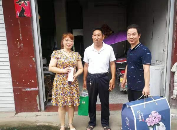 方城县柳河镇开展迎"八一"座谈慰问活动 情暖退伍军人