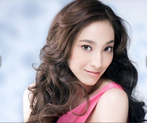 原创吴佩慈宣布怀第四胎虽是高龄产妇但是却保持很好的状态