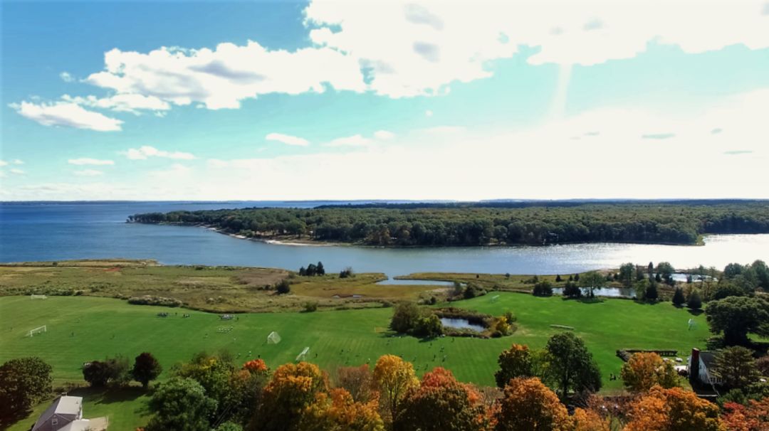 其中包括美国著名的布朗大学,罗得岛设计学院,trinity repertory剧团