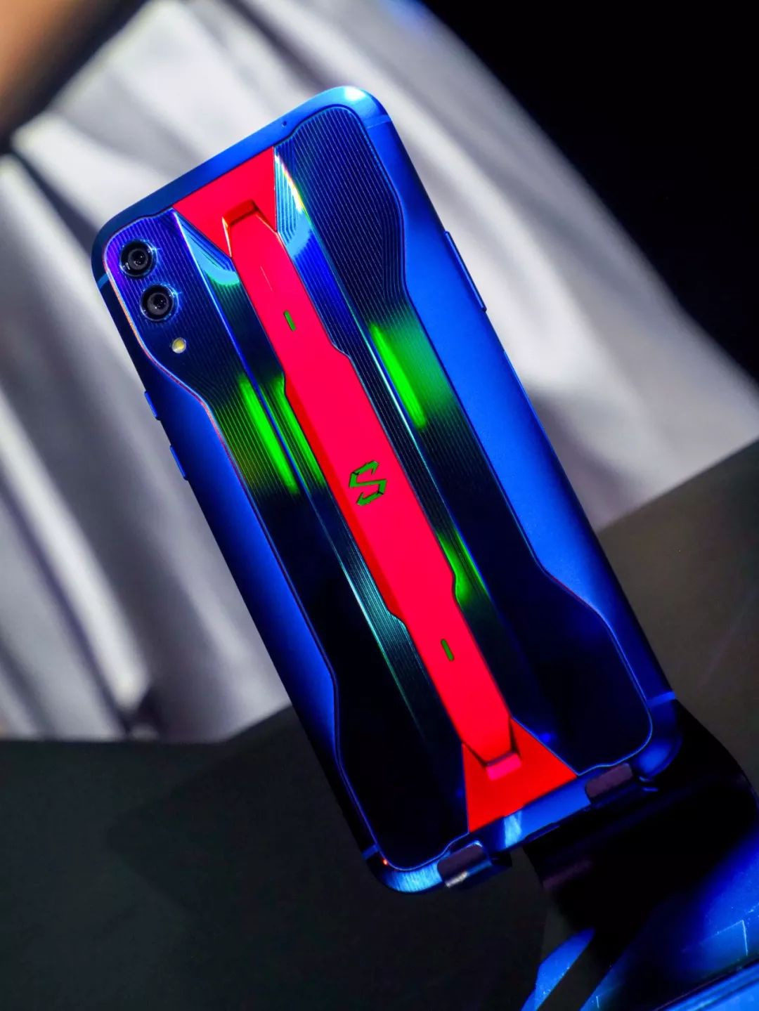 安兔兔跑分超50万的黑鲨游戏手机2pro发布只要2999元起