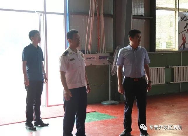 东营经济技术开发区胜利街道"八一"建军节看望慰问消防指战员_隋新刚