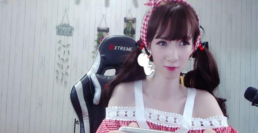 王者荣耀主播上好佳直播再穿女装网友梦泪比你萌多了