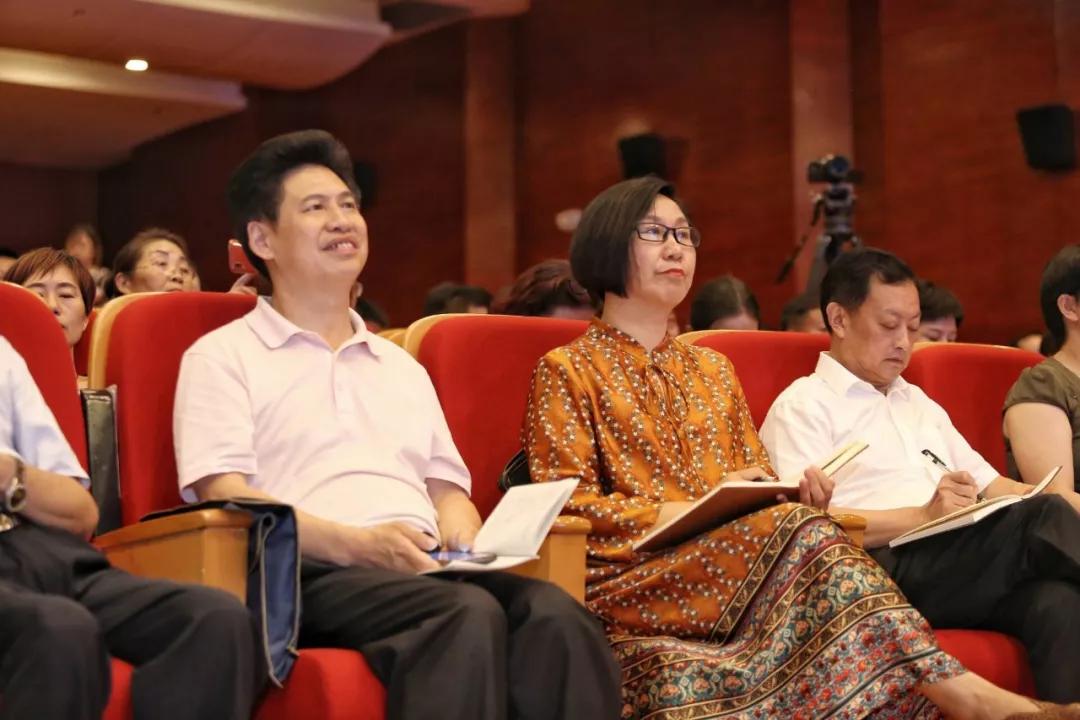 浙江省文化和旅游厅副厅长 杨建武(左)和恩施州人民政府副州长