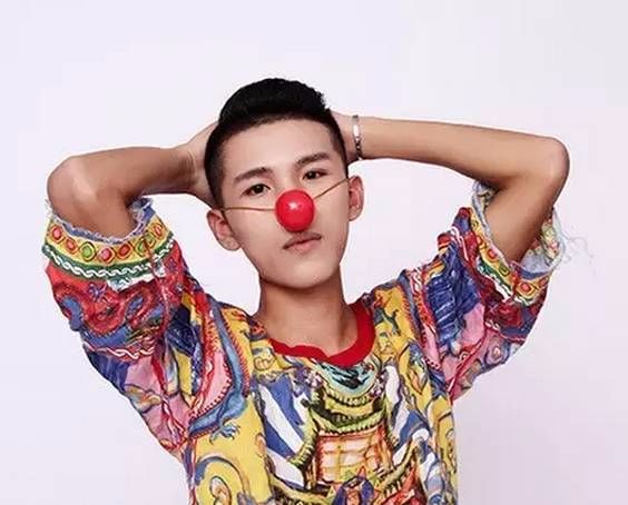 十,小天佑 绰号(小鬼)安徽卫视助演嘉宾九,孙小北 绰号(大鬼)沈龙