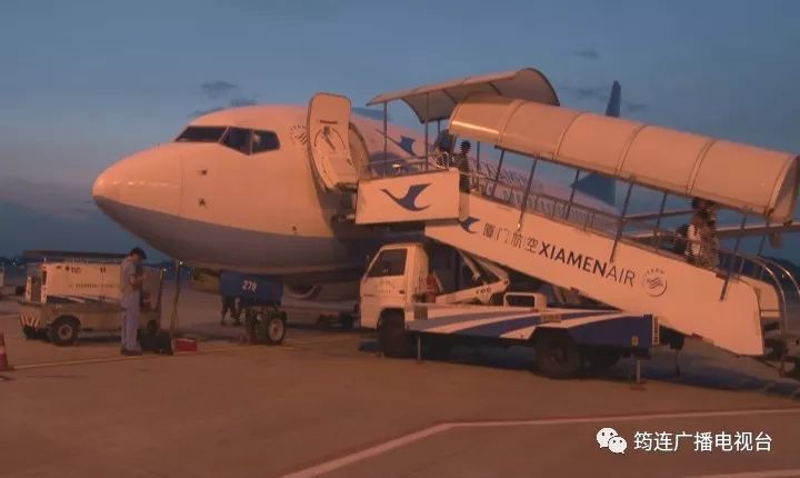 父母闯浙江筠连留守儿童千里探亲