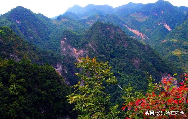 旅遊攻略:山水掩映,峽谷漂流,陝南這處生態王國很適合納涼避暑