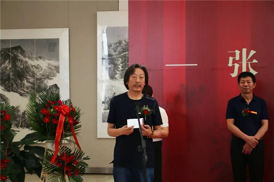 庆祝新中国成立70周年 红山文化艺术培训中心导师张怀勇丝路驼铃声美术作品展在赤峰美术馆开展