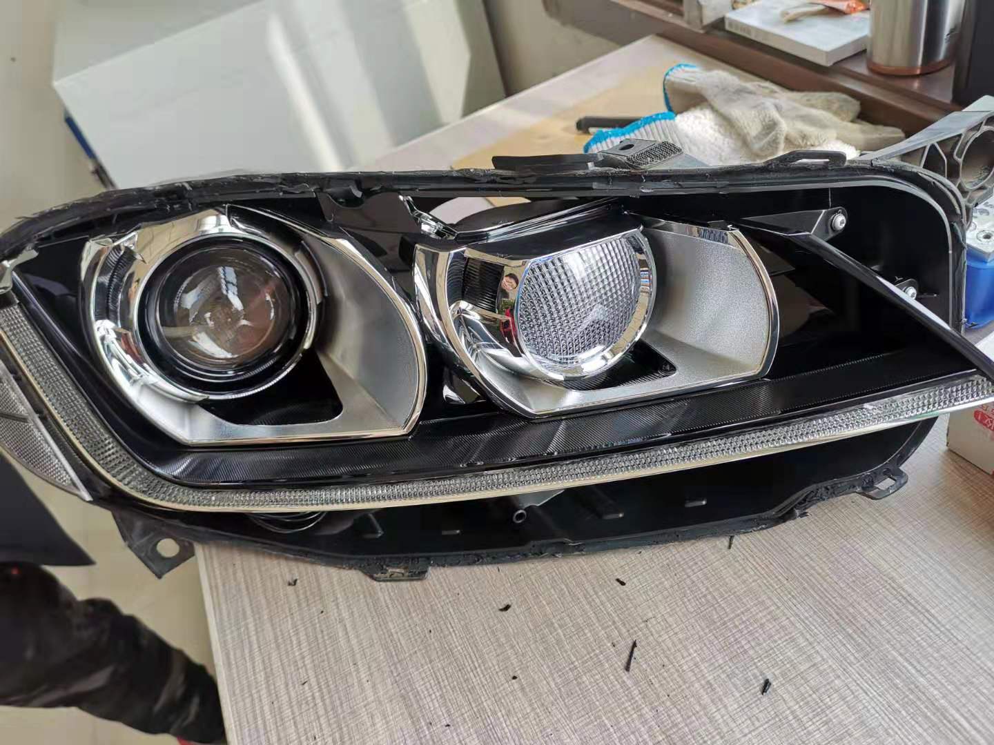太原蓝精灵改灯改装捷豹xfl车大灯详解
