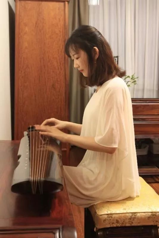 雨过琴书润风来翰墨香记青年琴人金润一