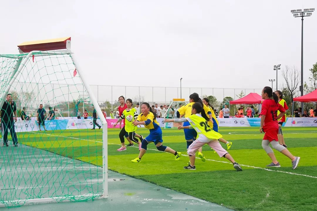 小学两校女子三门球队力克诸多强劲对手均取得优异成绩祝贺袁桥初中