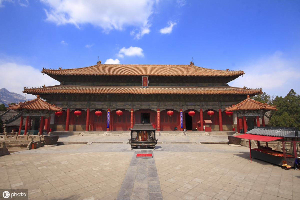 另外一个天贶节起源是说,宋真宗赵恒有一年六月六,对外宣布他得了上