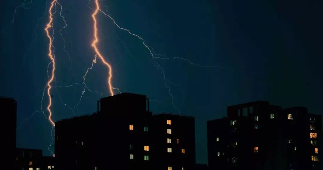 甚至是高温天气频繁,暴雨,电闪,打雷