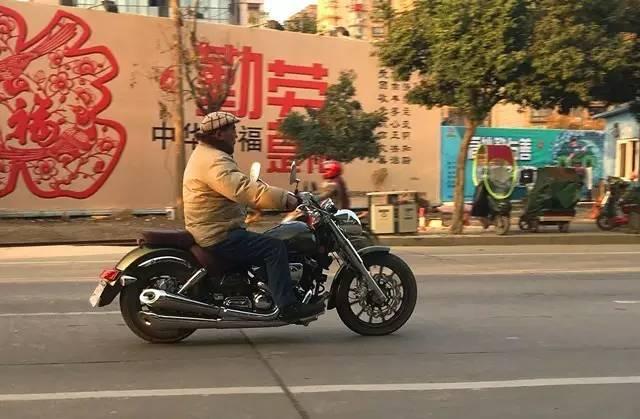 坐牢18年後創業造車,72歲成重慶首富, 81歲卻負債累累!_尹明善