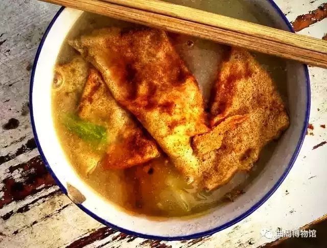 曲周的风味小吃不多,排第一的当属曲面,因为曲面曾为皇帝上过贡,和