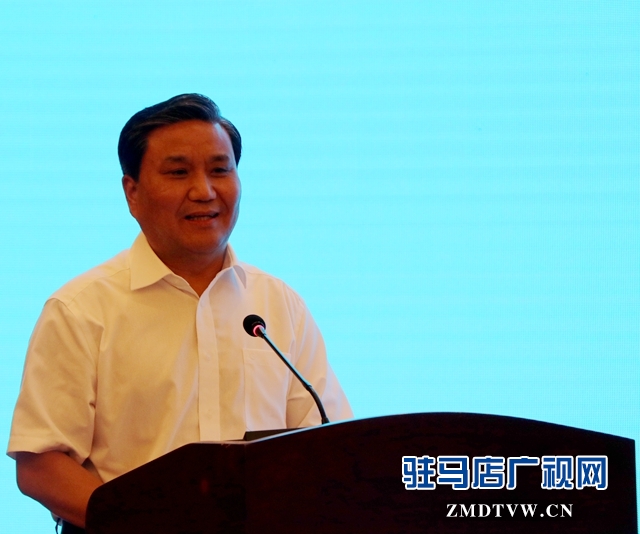 河南省政府副省长武国定,农业农村部乡村产业发展司副司长吴晓玲出席