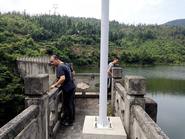 檢查組對皮林水庫,永豐水庫,獨洞水庫,洛香電站進行安全排查.