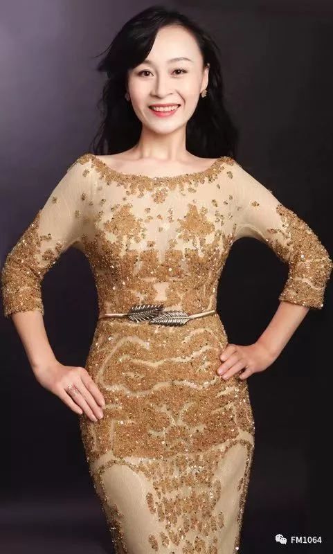 评委朱松青毕业于浙江传媒学院播音与主持专业,融媒体中心主持人慈溪