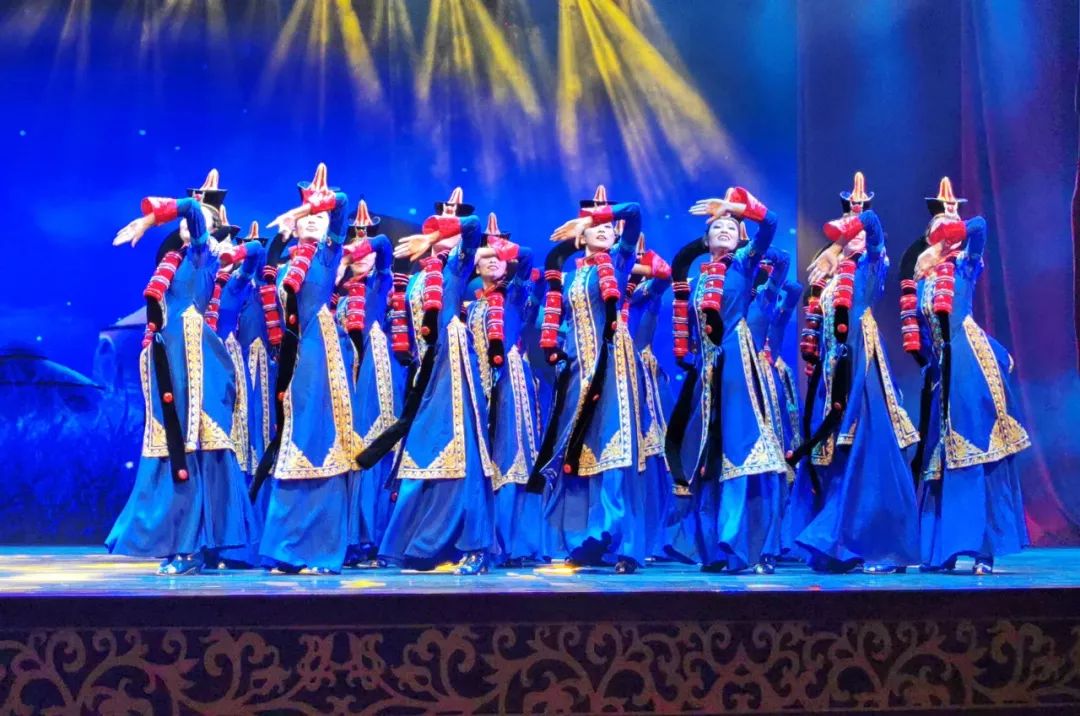 精彩精彩昨日中央民族歌舞团走进海东附演出视频
