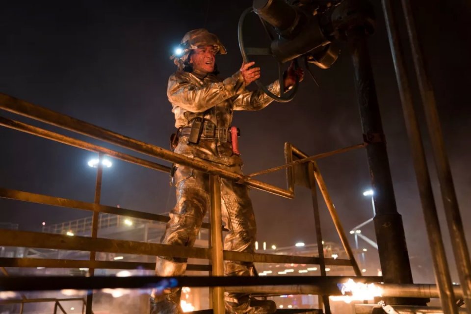 这样拿命换来的国产片,多少年没出现了