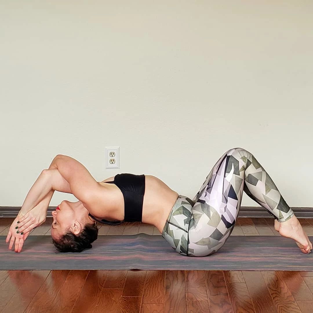 原创百看不厌宋妍霏上衣长裤都宽松还能秀a4腰处处彰显高级美