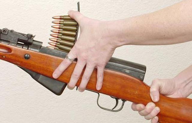 62×39mm枪弹,属于"中间威力步枪弹",所以具备比较出色的杀伤威力.