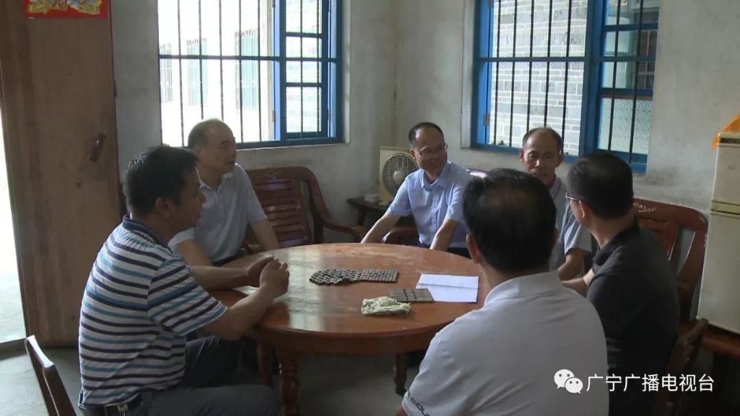 县委副书记,县长姚灵炎,县人大常委会副主任李自和来到古水镇古水社区