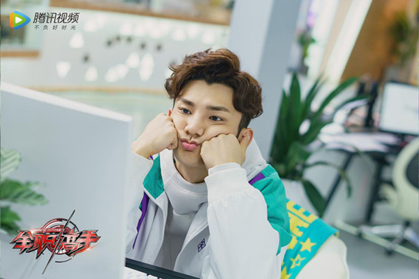 《全职高手》热血开播 蒋龙还原"黄少天"笑到缺氧