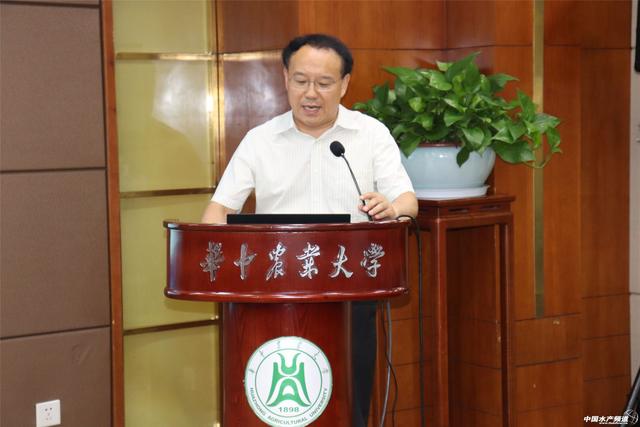 中国海洋大学海洋科技与环境学院院长刘鹰教授做大会报告刘鹰教授指出