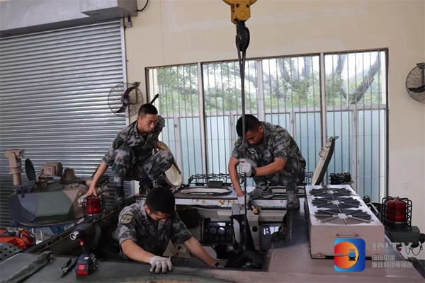驻香港部队:"以工代训"锤炼装甲修理保障尖兵