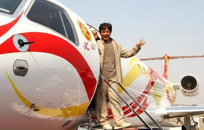 现在伊朗已经免签,成龙大哥可考虑搭乘私人飞机到伊朗飞一圈