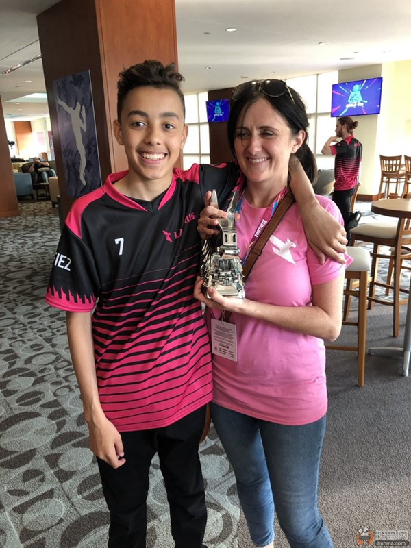 少年赢得《堡垒之夜》百万美元奖金 母亲曾反对他玩游戏_jaden