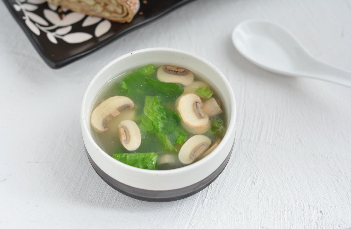 【青菜豆腐蘑菇汤】
