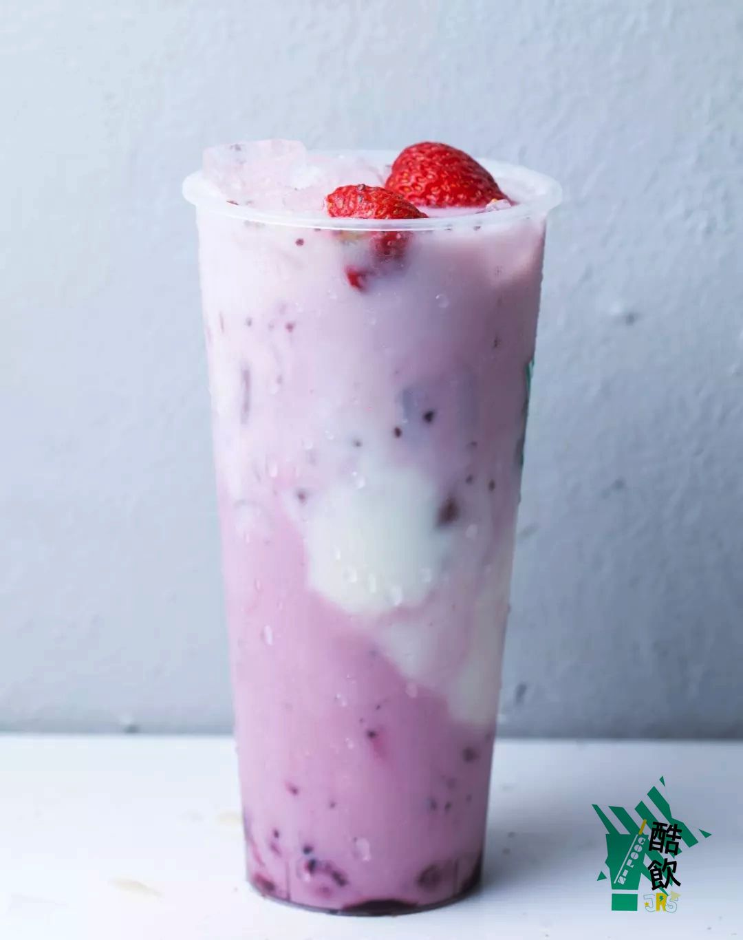 原料十足,满满维生素酸甜多汁的果肉打破闷热的夏季手捣桑葚小清新喝