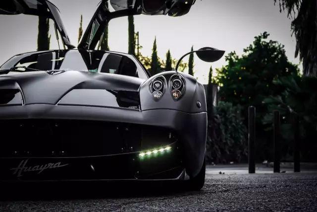 哑光黑双煞保时捷918spyder帕加尼huayra