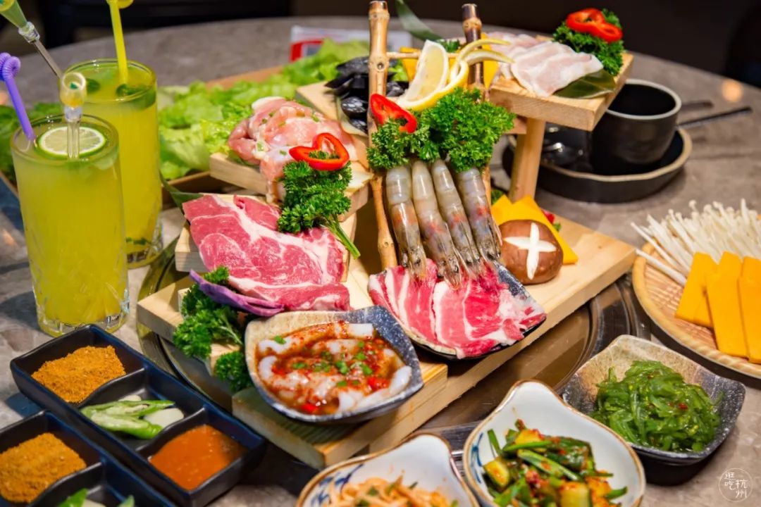 在卿古,原切烤肉足够美味.各式菜品一起上,多元化满足你的肉欲.
