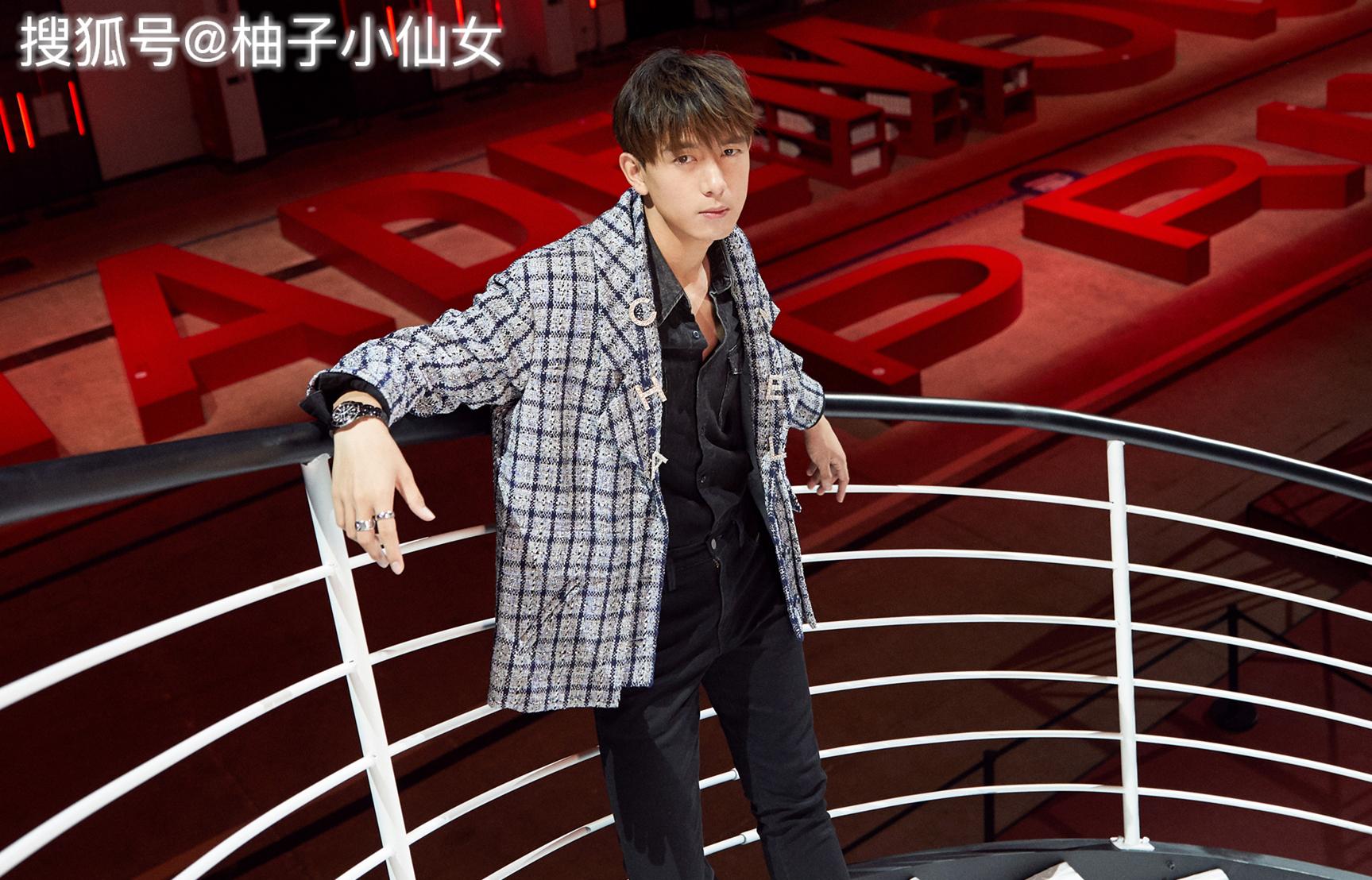 原创李现凭借亲爱的热爱的爆红除了帅对演戏更是兢兢业业