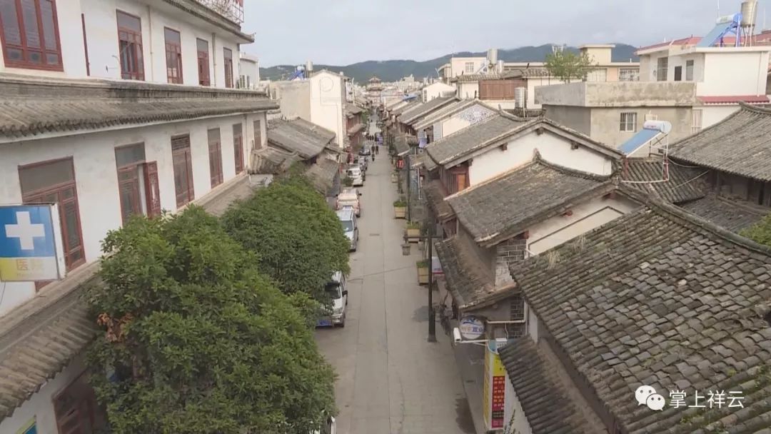 省州媒体记者到祥云再走长征路