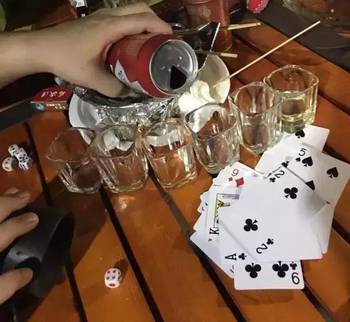 聚会都玩些什么你不知道的酒桌游戏