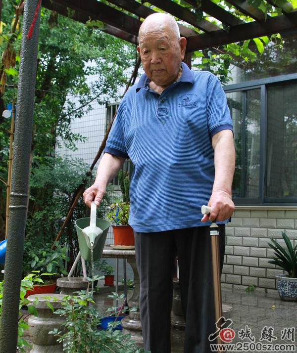 奋勇杀敌陈德全子弹射穿肩膀活捉两个日本兵