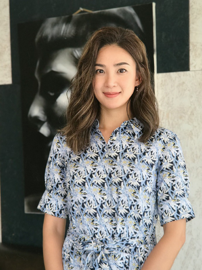 对于现在的洪小玲,网友纷纷表示:"我的回忆杀,永远的女神.