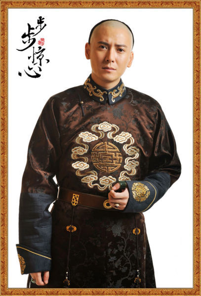 原创九爷韩栋终于高调三套造型清新又减龄奶奶花西装真洋气