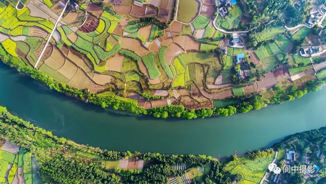 素有"小三峡"之誉的构溪河是嘉陵江流域的17条重要支流之一,流经阆中