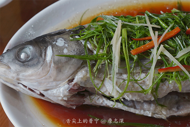 山泉鱼长期在清澈,干净,/ 清蒸山泉鱼 /充斥口中,又忍不住想再来一口