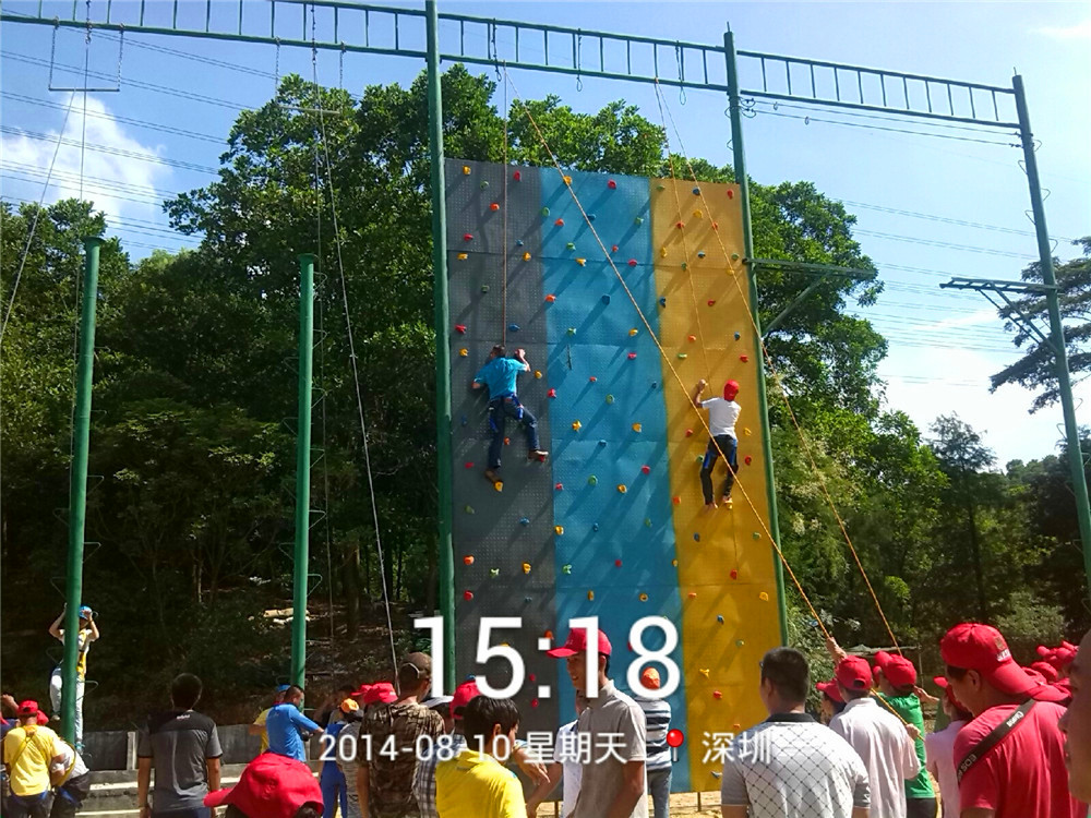 休闲|农家乐野炊农庄一个特色的高空攀岩活动一日游