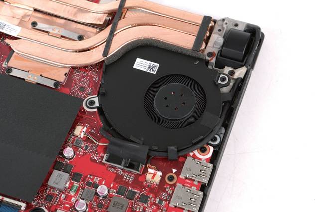 rog枪神3 plus评测:融合bmw设计,游戏本中的超跑就是它!