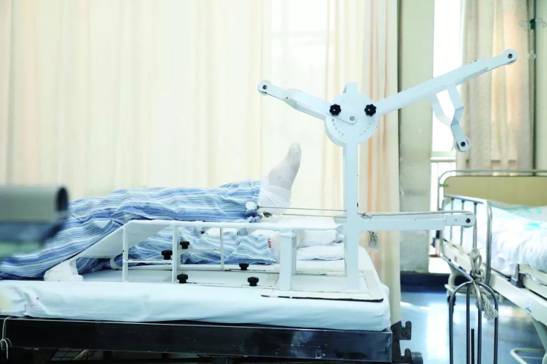 有利于医护人员更精确的观察牵引效果并做及时调整,有利于减轻患者